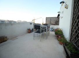 MELLIEHA - Very well kept apartment enjoying a roof garden and a car space - For Sale
