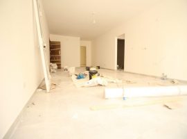 MGARR - Three bedroom apartment with a squarish layout - For Sale