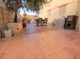 QAWRA - Spacious ground floor maisonette situated very close to the sea front - For Sale