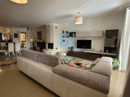 MANIKATA - Very spacious four bedroom maisonette with garage - For Sale