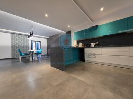 SLIEMA-SPACIOUS MODERN THREE BEDROOM FURNISHED APARTMENT 225SQM FOR-SALE