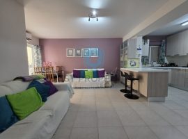 BUGIBBA-MODERN & WELL PRESENTED TWO BEDROOM PARTMNET WITH BACK YARD FOR-SALE