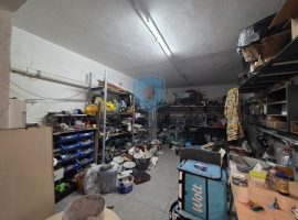 QAWRA - 1+ CAR GARAGE WITH PLENTY OF STORAGE FOR SALE
