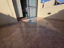 ST PAULS BAY - 1 BEDROOM + STUDY PENTHOUSE WITH PERMITS FOR ADDITONAL FLOOR